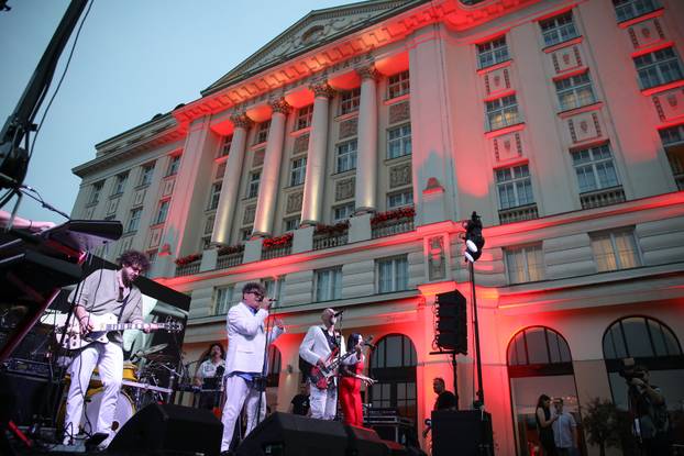 Zagreb: Crvena jabuka predstavila novi album i najavila koncertnu turneju