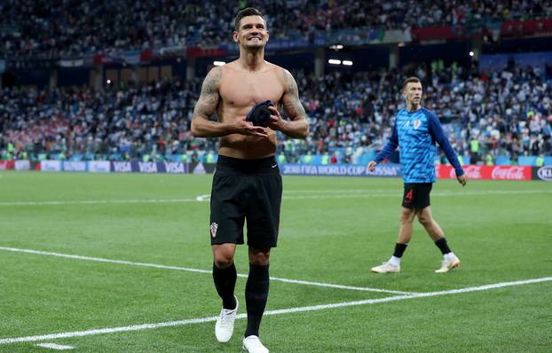 NjiÅ¾ni Novgorod: Lovren, RakitiÄ i Vida poklonili gornje dijelove dresova navijaÄima