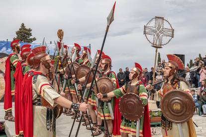 U Slivnom je održan 22. Vodički festival žudija: Znate li tko su žudije i kako je nastao običaj?