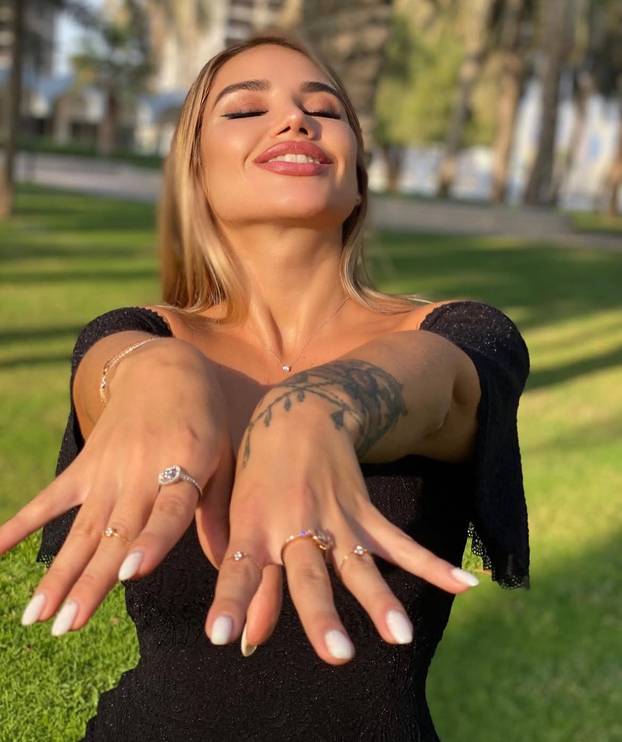 FOTO Mlada mama pokazala sve: Pogledajte zašto je Alina hit na društvenim mrežama...