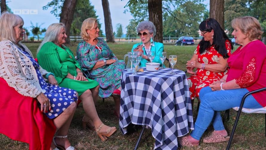 Krenuli spojevi u 'Ljubav je na selu'! Kanađanka Dottie s nogu oborila Josipa: 'Voliš odrezak?'