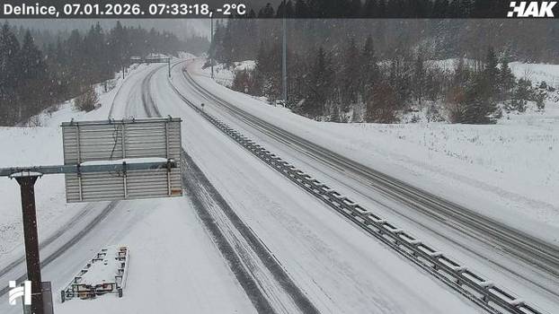 FOTO Autoceste diljem Hrvatske zametene snijegom, pogledajte