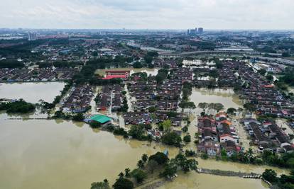 Broj mrtvih u poplavama u Maleziji porastao je na 27