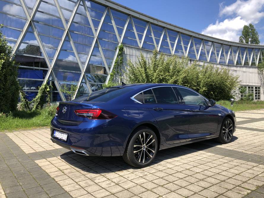 Dobro je da i dalje ima ovakvih auta, osobito ako puno putujete