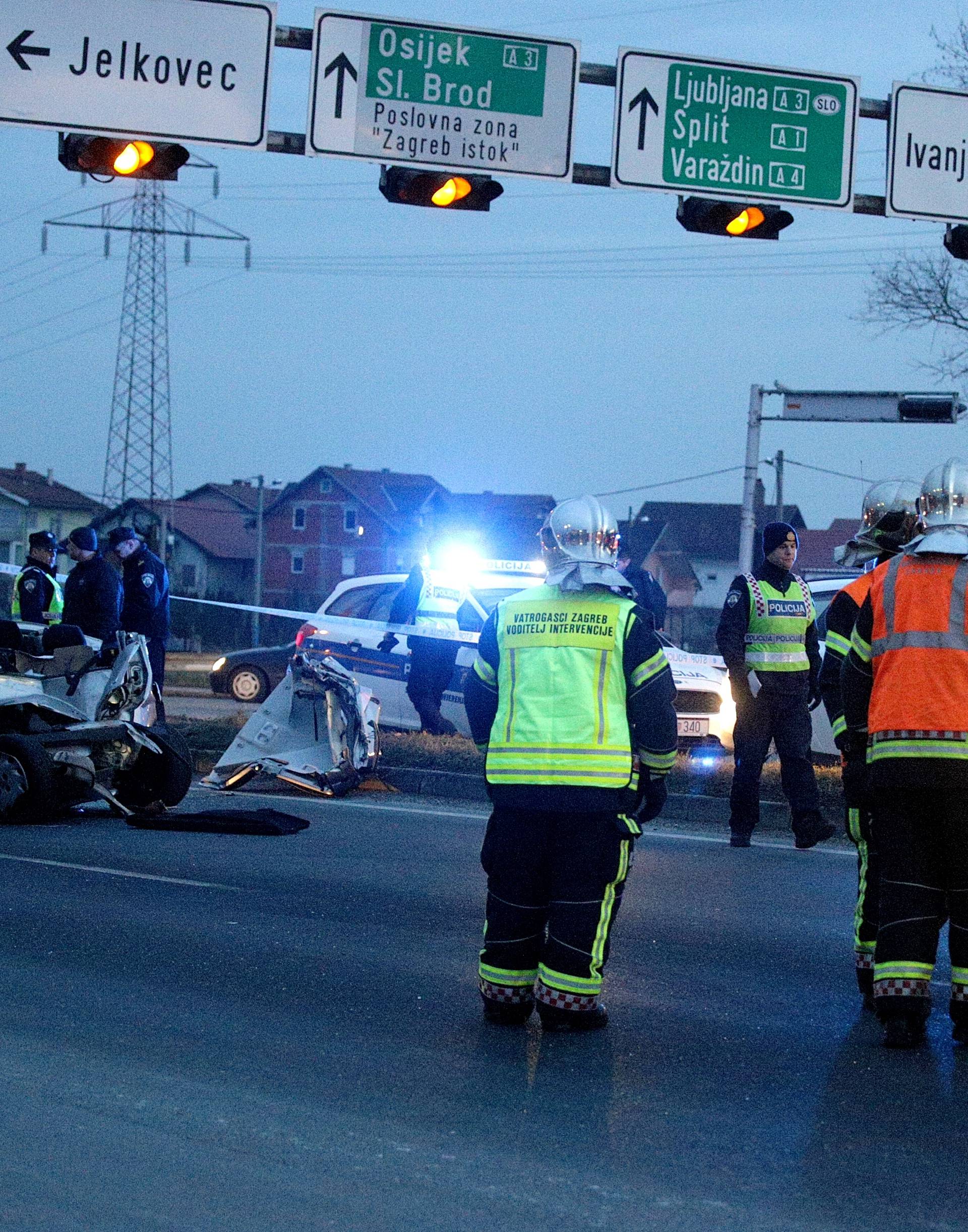 Vozačica (25)  je čekala zeleno: Kombi naletio, umrla na mjestu