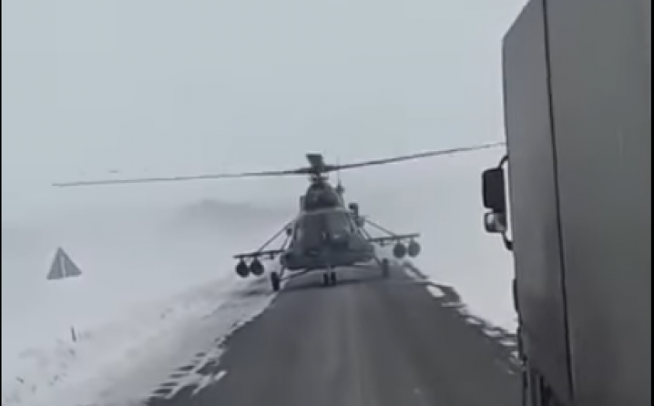 Helikopter sletio na autocestu, pilot zatražio - upute za smjer