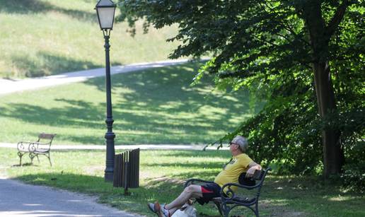 FOTO Zagrep&ccaron;ani potra&zcaron;ili hlad u okrilju parka Maksimir