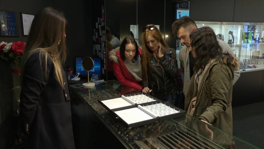 Sara je šokirala Mirka tijekom odabira zaručničkog prstena: 'Morat ću prodati mamu i tatu'