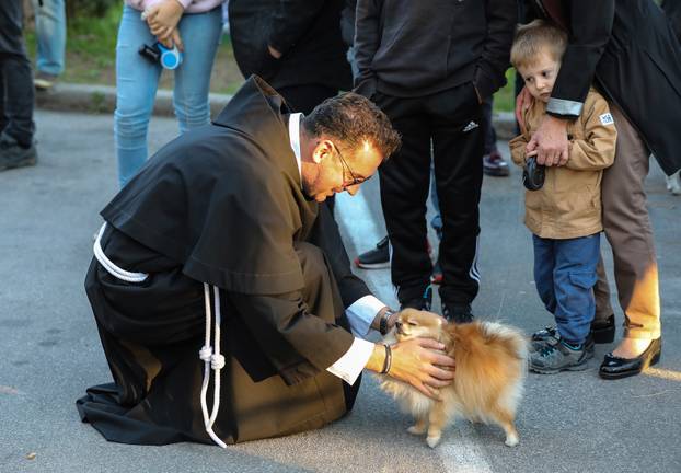 Zagreb: Blagoslov kućnih ljubimaca povodom svetkovine sv. Franje
