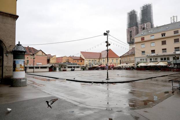 Zagreb: Dolac je jutros pust, prodaja je premještena na Europski trg