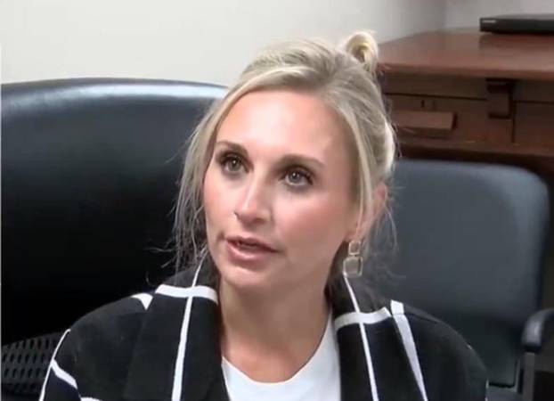 Ovo je bivša gradonačelnica koja je silovala dječaka (16). Bio je prijatelj njezinog sina!