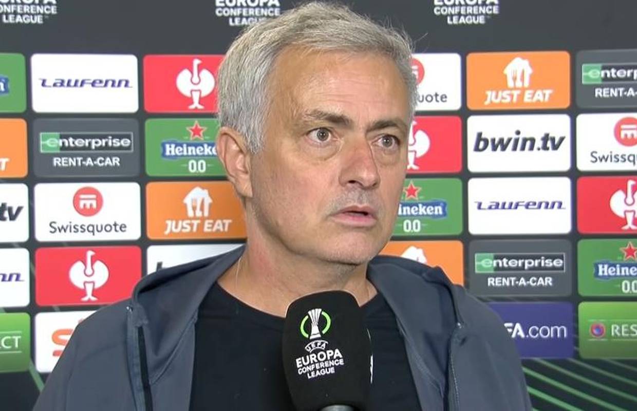 VIDEO Mourinho u elementu: Mislim li da je trebao biti penal? Ma dajte, znate to. Recite mi...