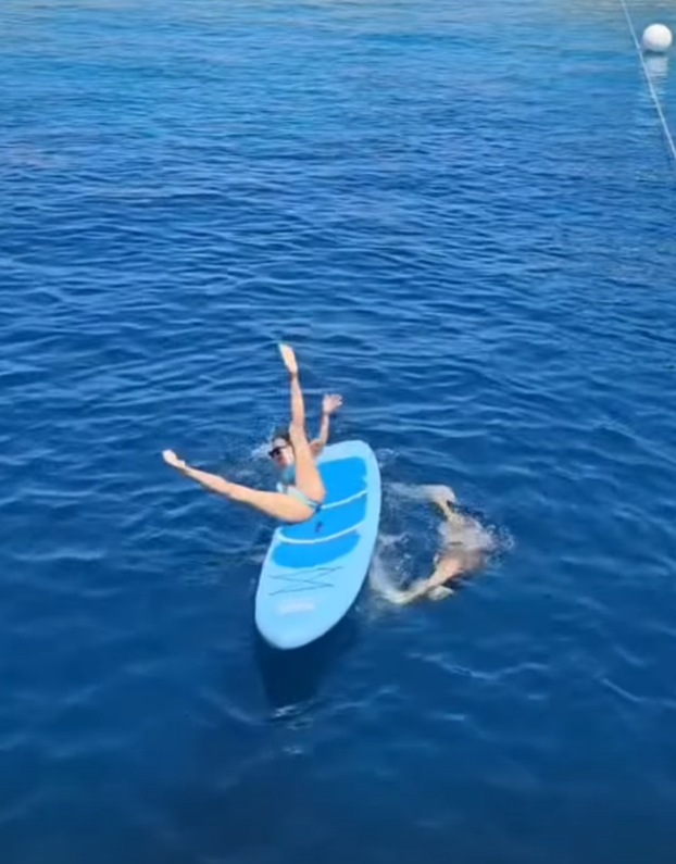 Vruće ljetne igrice Ive Todorić i prijateljice na obali: Pokazala je figuru u badiću, bila na SUP-u...