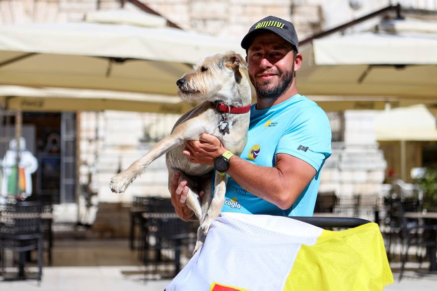 Svjetski putnik Oli Walker u pratnji psa Carlitosa stigao u Zadar