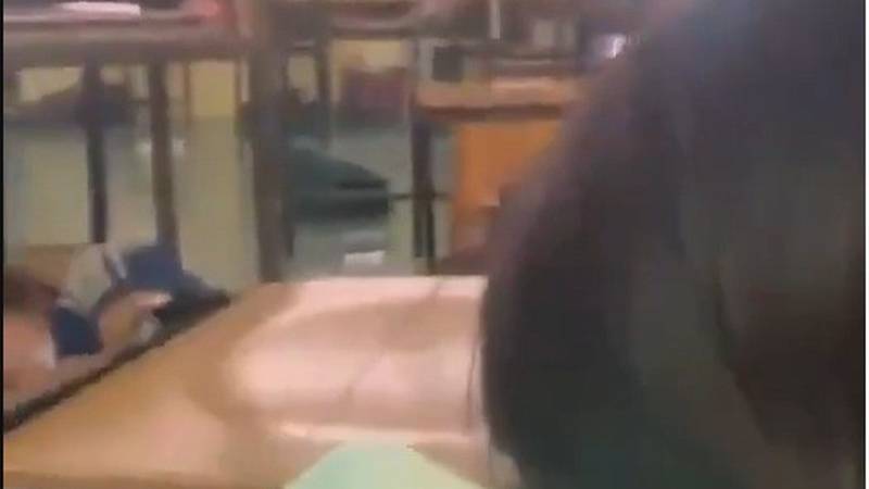 UŽAS NA TAJLANDU Dječak ubio baku i djeda, pa profesore u školi. Više od 30 ljudi je ranjeno