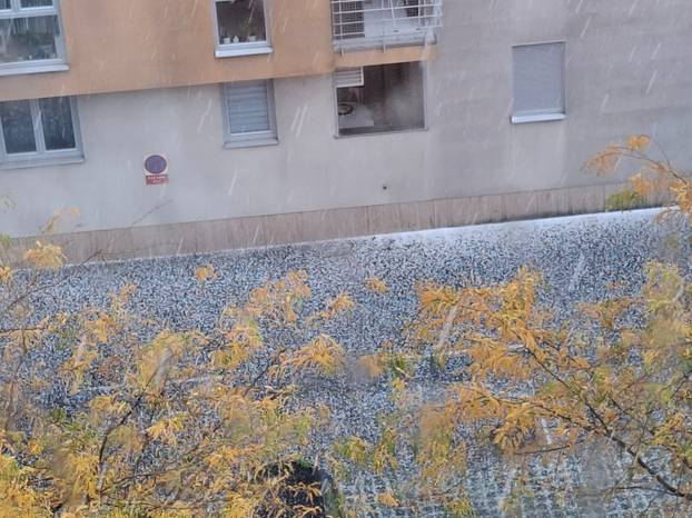 FOTO Ludo vrijeme u Hrvatskoj: Na sjeveru oluja s tučom, jug se kupa, osvanula  je i duga...