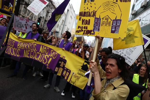 Protest for the right to affordable housing in Lisbon