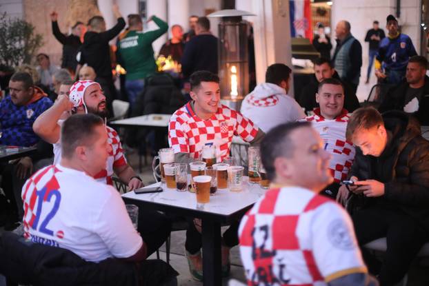 Split: Na Rivi se okupljaju navijači Hrvatske i Portugala