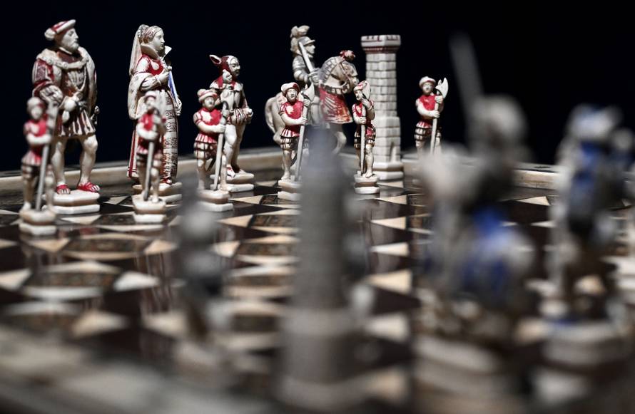 Zagreb: 1100 izlozba Hrvatskog Kraljevstva  u Klovicevim dvorima