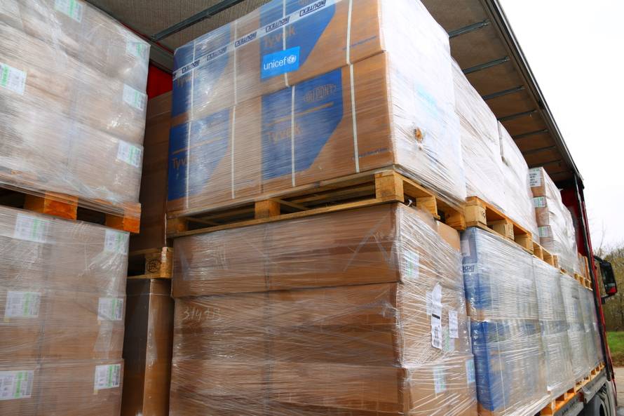 Nova pošiljka stigla u Zagreb: Poslali 4 tone zaštitne opreme