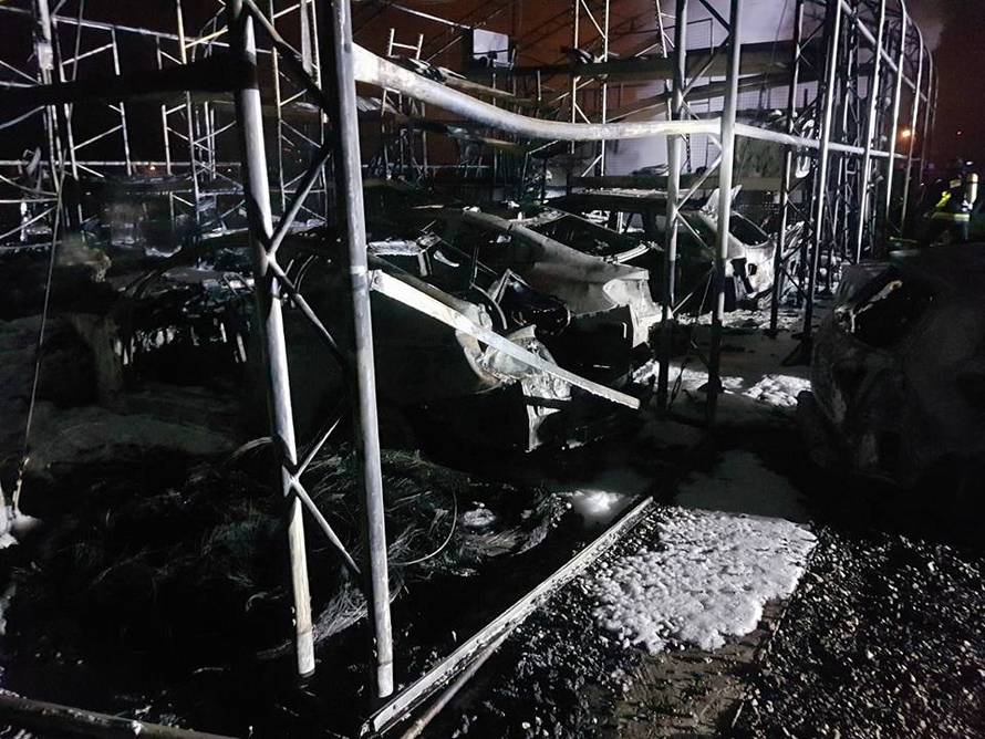 Požar skladišta je podmetnut: Kod Samobora oštećen 21 auto