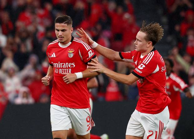 Primeira Liga - Benfica v Arouca