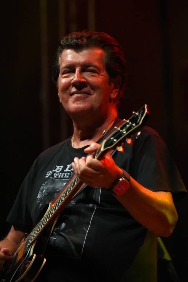 Pula: Bajaga opet oduševio publiku u Puli