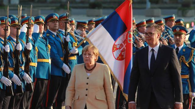 Zašto je Merkel tako podilazila Vučiću, a ledeno gledala Zagreb