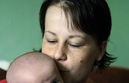 Zbog kćeri se bori: Rodila je zdravu bebu, a ima rak