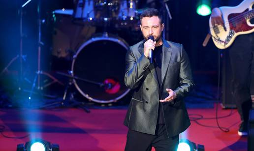 Matija Cvek odgodio je koncert u Daruvaru zbog Dana žalosti