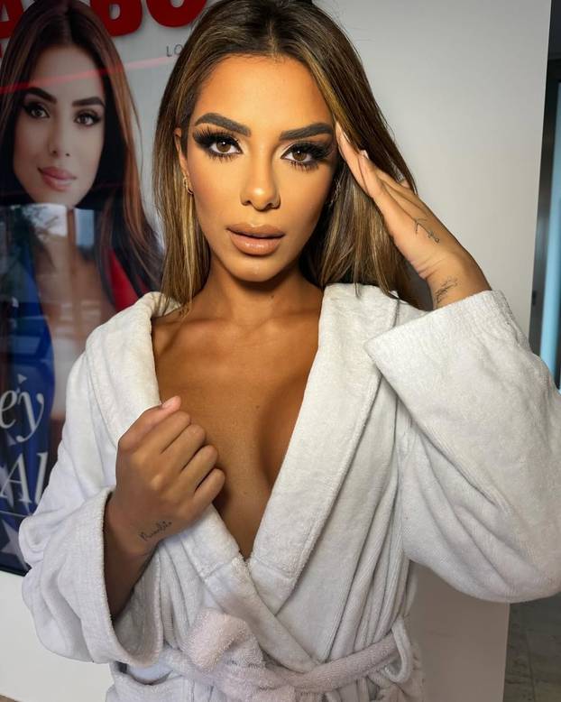 FOTO Najljepša odbojkašica svijeta postaje mama! Skidala se Playboyu, odbila i Neymara