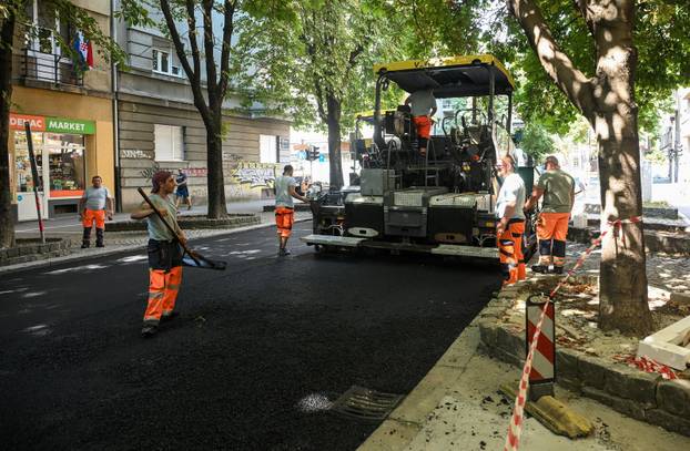 Zagreb: Obnova kolnika u Prilazu Gjure Deželića