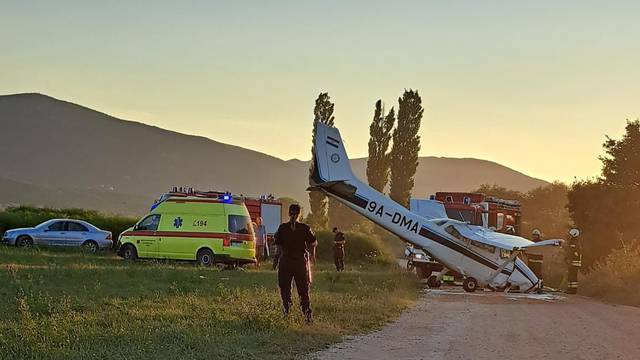 Zrakoplovna nesreća u Sinju: Cessna pri slijetanju izletjela s piste, ozlijeđeni pilot i kopilot