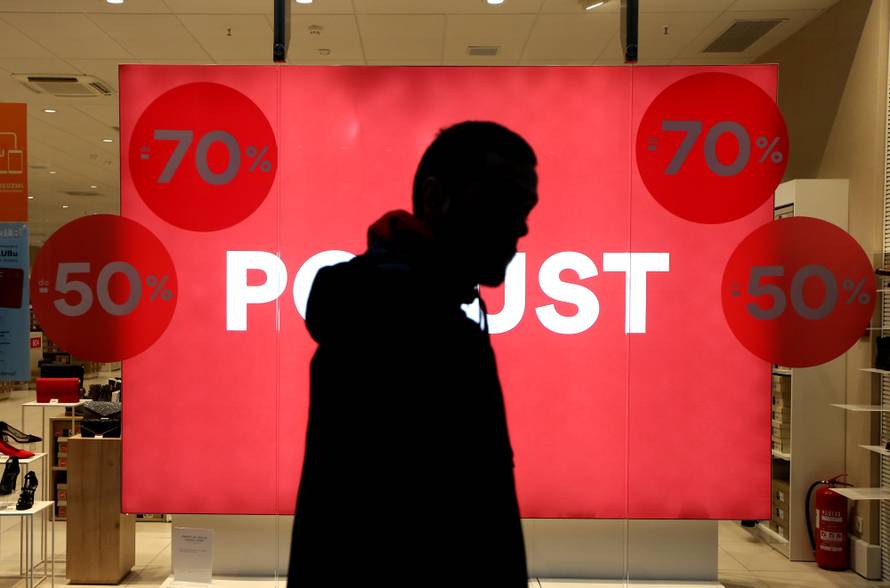 Šibenik: Započela su velika sniženja i rasprodaje