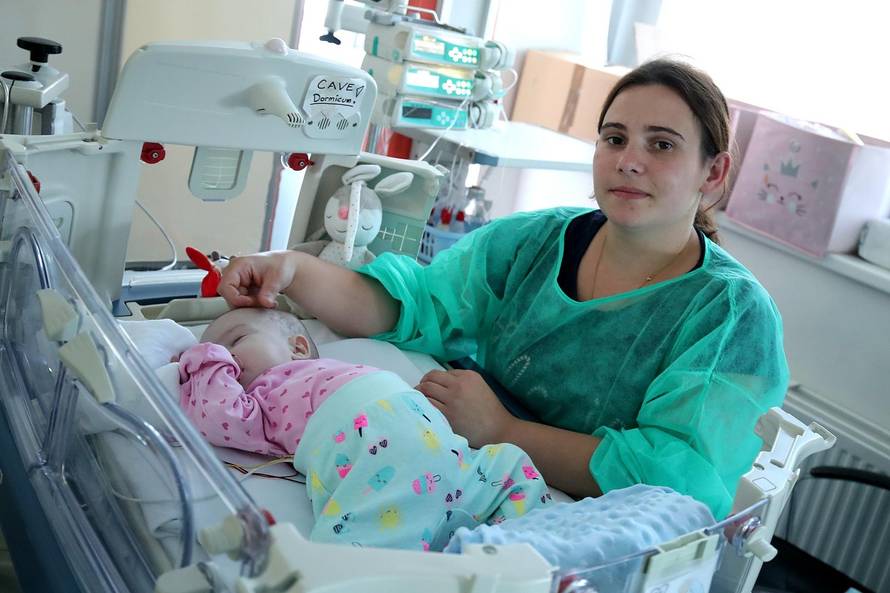 'Naše male princeze': Curice se smiju, guguću i svaka ima 5 kg