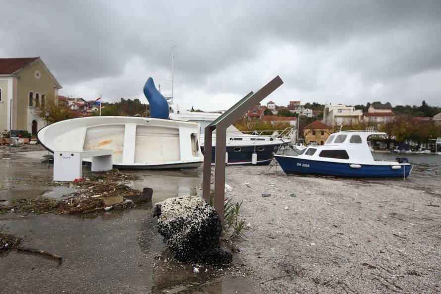 Naše plaže prije i poslije jakog juga: Guše se u smeću i plastici