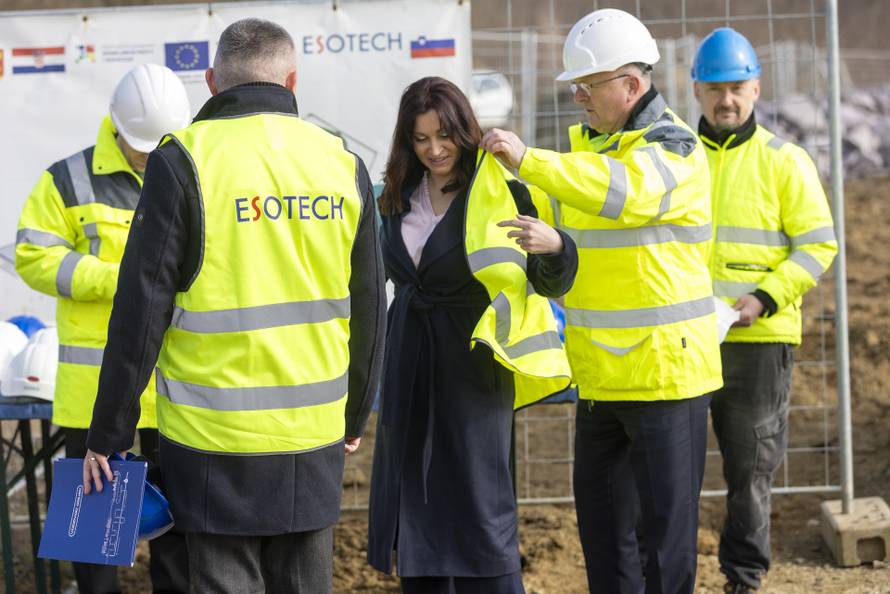 Petrijevci: Ministrica Marija Vučković u obilasku uređaja za pročišćavanje otpadnih voda