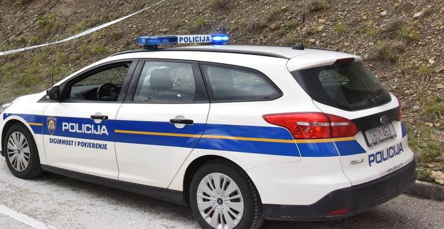 Boljun: U prometnoj nesreÃ¦i nakon slijetanja s ceste poginula je vozaÃ¨ica