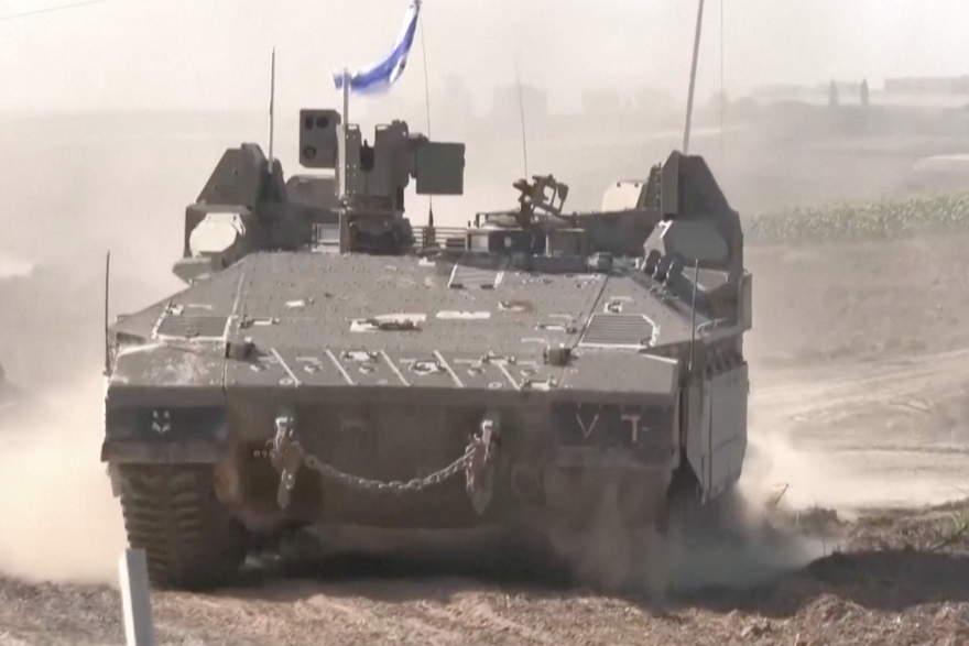 Tenkovi viđeni kako se kreću u južnom Izraelu dok se nazire kopnena ofenziva na Gazu