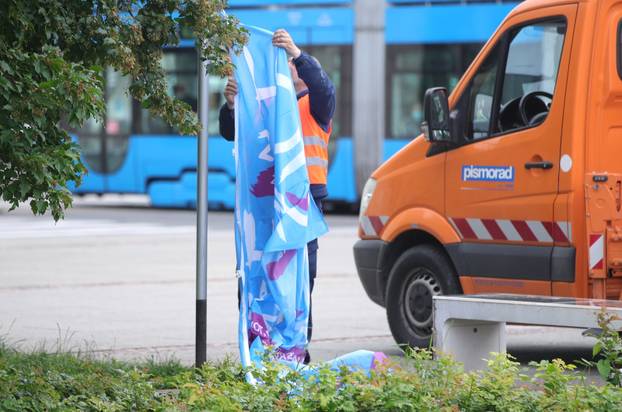 Po Zagrebu postavljene zastave koje najavljuju Hod za život