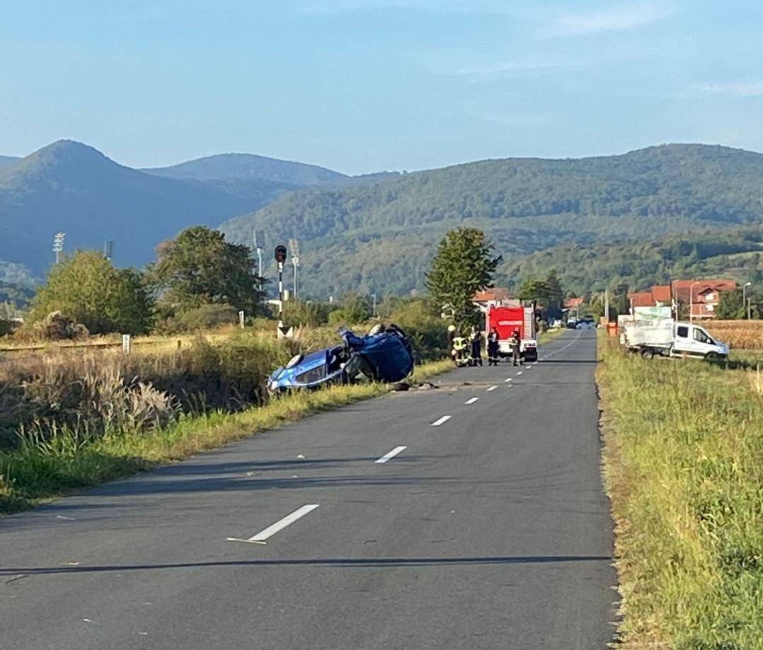 Teška prometna kod Požege: U slijetanju automobila s ceste poginula mlada djevojka (23)