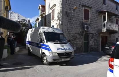 Pretresli su kuću napadača iz Kaštela: 'Policija pronašla pet bombi, 130 metaka i pušku...'