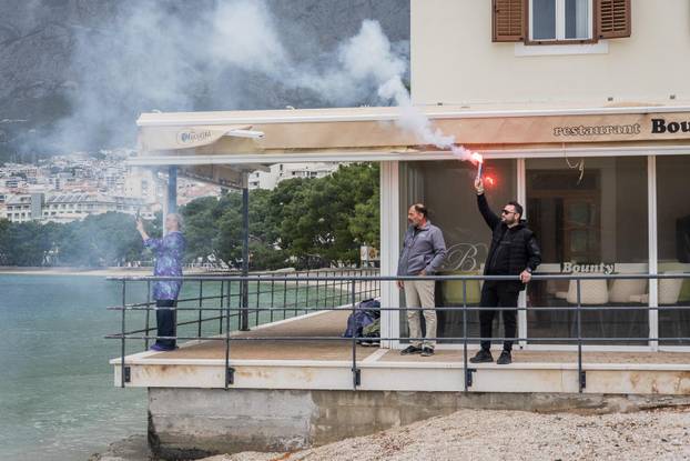 Makarska: Robert Tarčuki svaki dan se kupa unatoč zimi