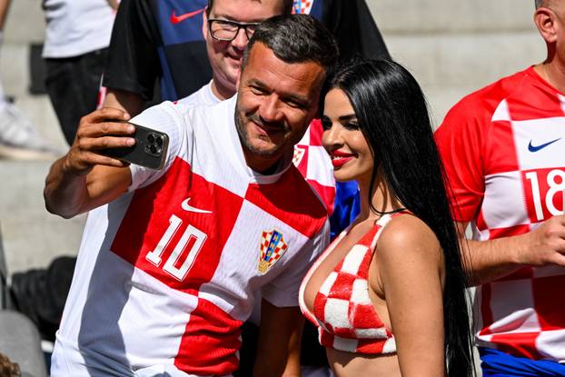 Berlin: Ivana Knoll na tribinama uoči utakmice između Španjolske i Hrvatske na Europskom prvenstvu