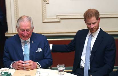 Prvi susret nakon 20 mjeseci! Princ Harry sastao se  s kraljem Charlesom: Družili se uz čaj...