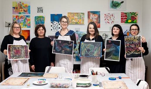 Bili smo na likovnoj radionici u Zagrebu, &zcaron;ene su odu&scaron;evljene: 'Slikanjem izbacimo sav stres'