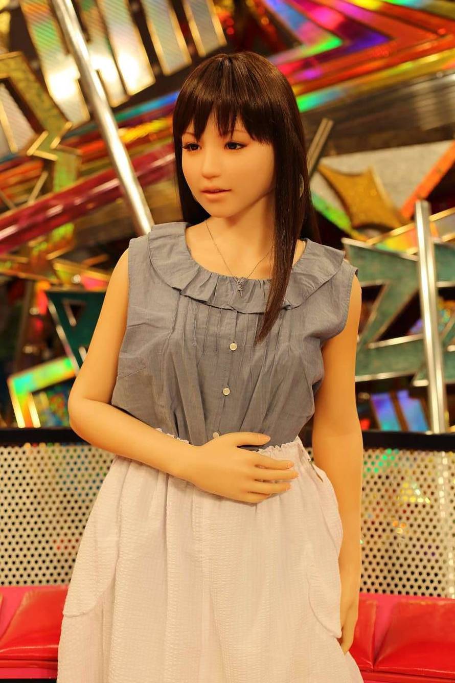 Bizarna intimna veza: 'Zaljubio sam se u plastičnu lutku Saori'