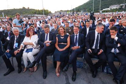 FOTO Prošle su dvije godine od otvaranja Pelješkog mosta: Evo spektakularnih fotografija...