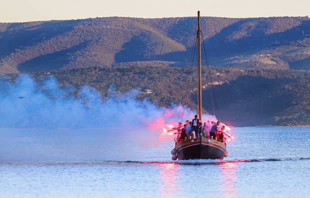 Omiš: Doček HMNK Olmisum
