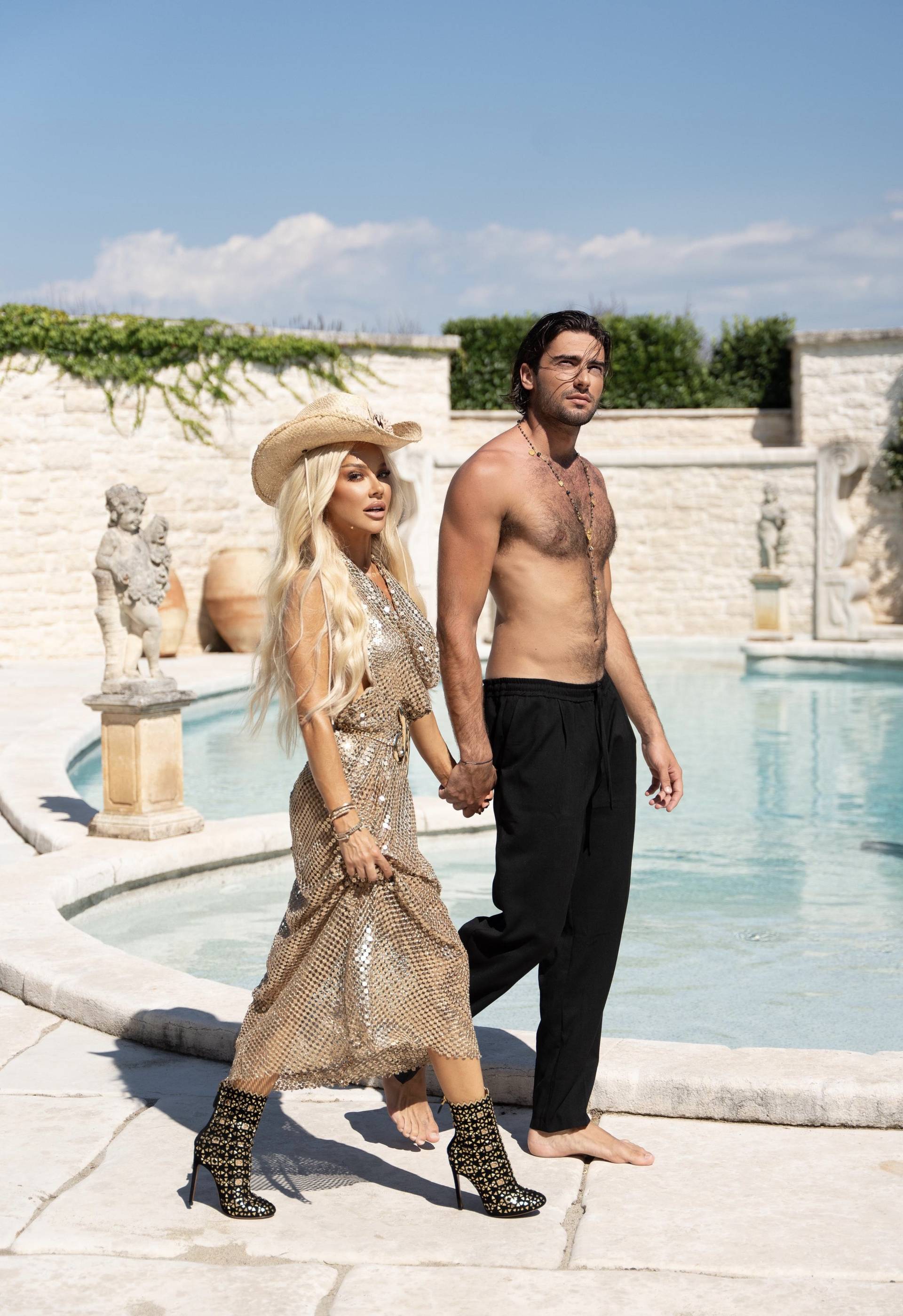 FOTO Od slatke djevojčice do kraljice svadbi: Evo kako se kroz godine mijenjala Maja Šuput...